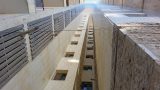 רשת שקופה להרחקת יונים מבניין גבוה בבאר שבע